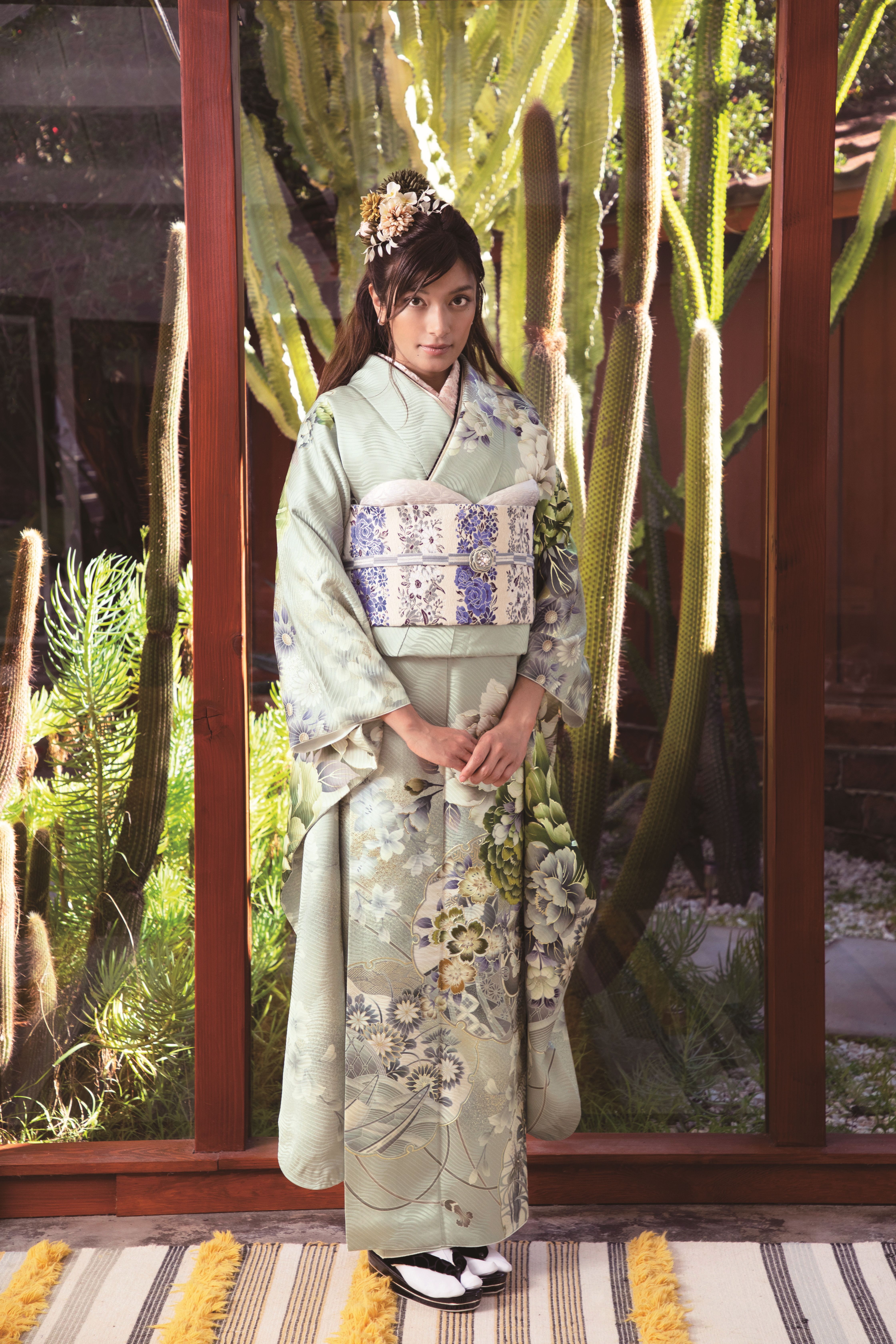 専用　ローラ　ROLA 振袖　豪華　青　美品　ラインストーン 振袖フルセット ローラ 成人式 青 ブルー 豪華 正絹 着物 卒業式